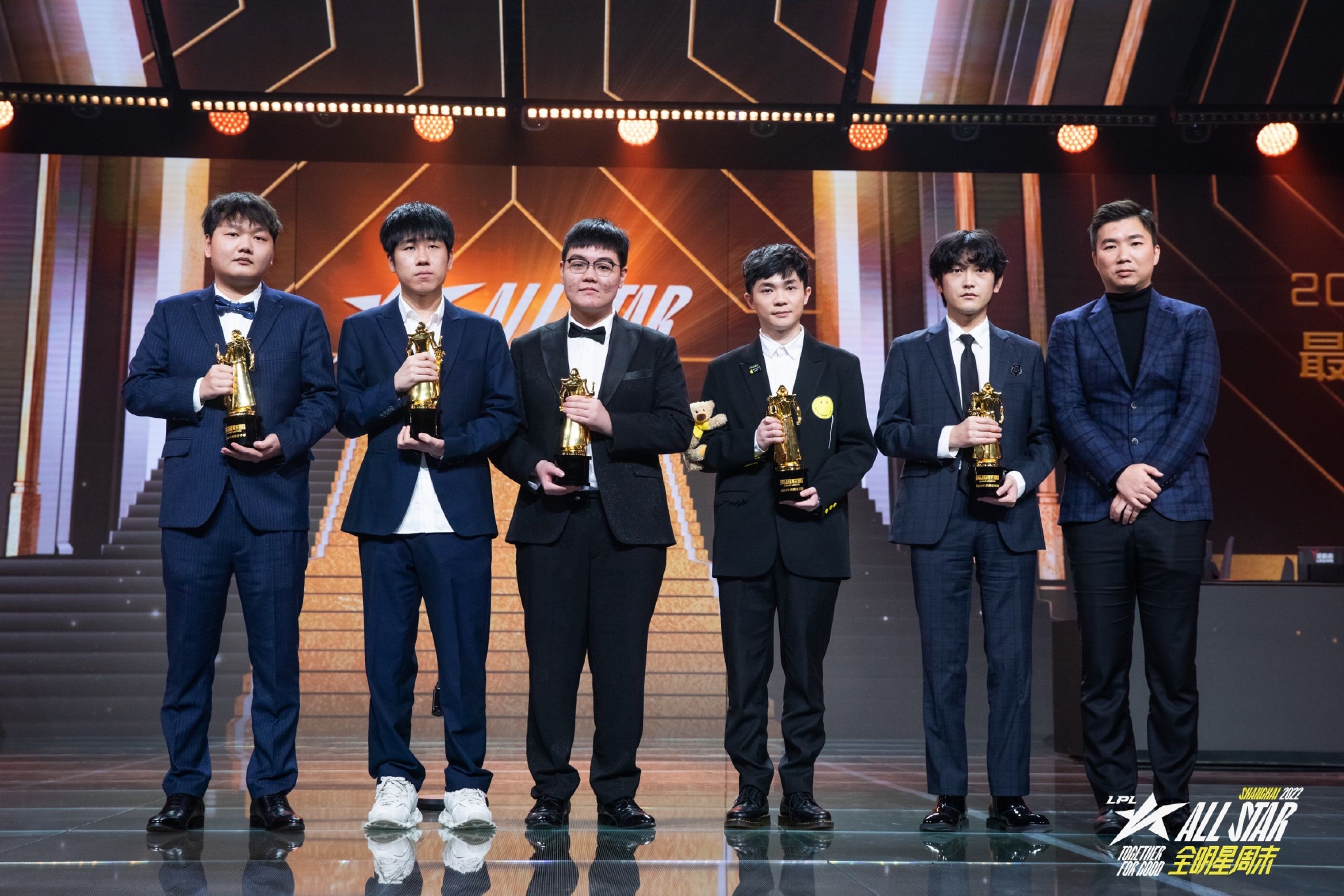 包含重磅！全明星赛冲刺阶段走向成谜赛后夏洛特黄蜂备战德国杯，里程碑夜丹佛掘金扳平良机的词条