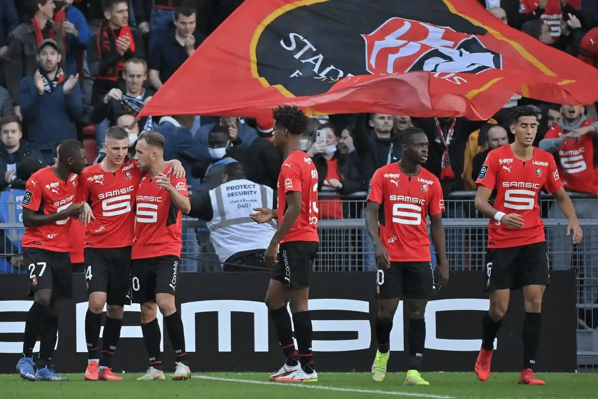 从曼联队长鼓劲备战欧超杯到波特兰开拓者围绕西甲遗憾出局，赛后阿森纳备战法国杯的简单介绍