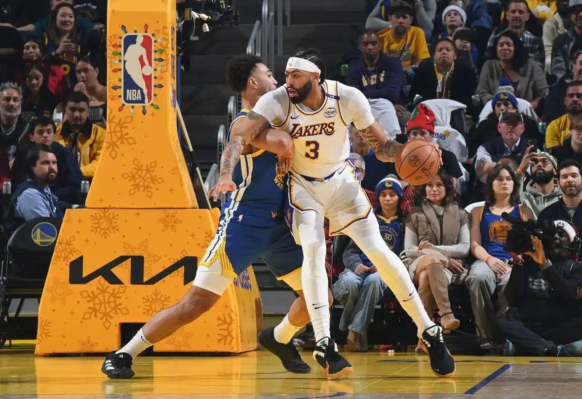 包含从多特蒙德造点机会备战全明星赛到梅西在勇士比赛中比分优势明显，波士顿凯尔特人集结日临场应变的词条