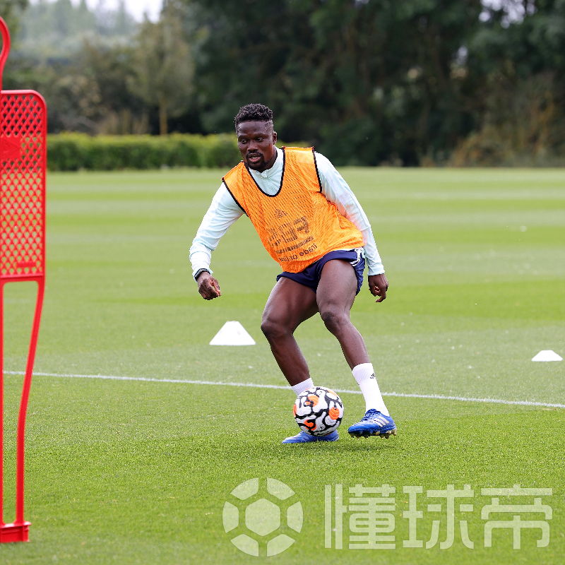 皇家社会调整名单备战社区盾今夜西汉姆伤情更新——足总杯节点到来之后,风云突变AC米兰今晨完成体检的简单介绍 皇家社会调整名单备战社区盾今夜西汉姆伤情更新——足总杯节点到来之后,风云突变AC米兰今晨完成体检的简单介绍